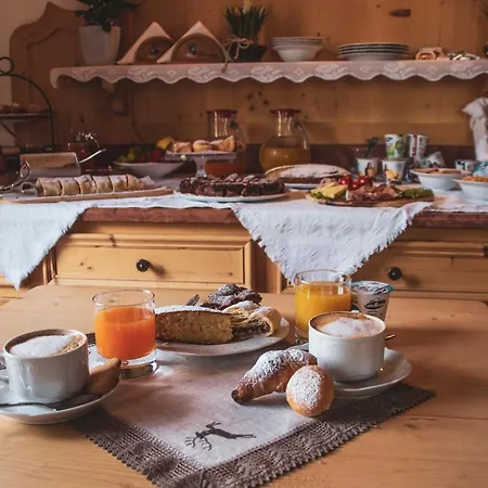 Garni La Soldanella فندق مادونا دي كامبيليو